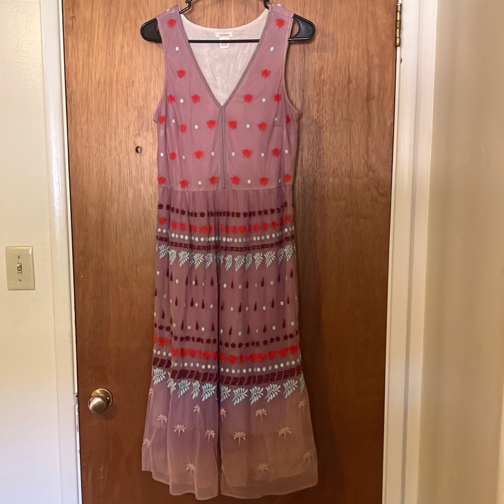 Sundance dress size 4, pink with pattern